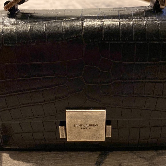 Saint Laurent Bellechasse bag in shiny black crocodile-embossed leather - Picture 8 of 9